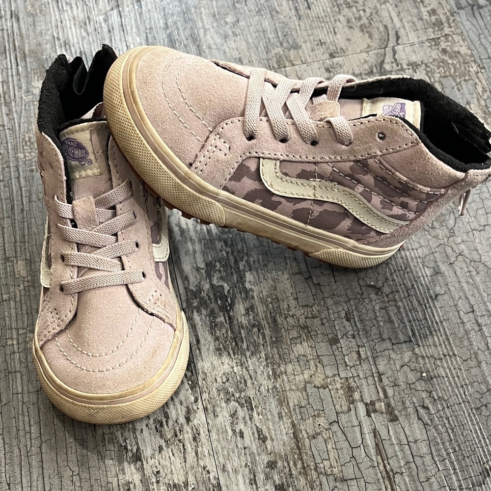 Vans size 7 (little) high top sneakers purple with cheetah print.
